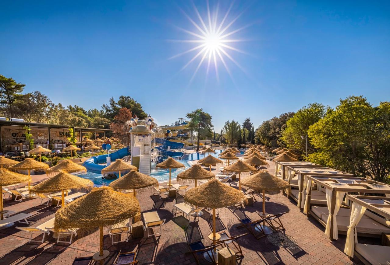 Valamar Amicor Resort Stari Grad  Buitenkant foto
