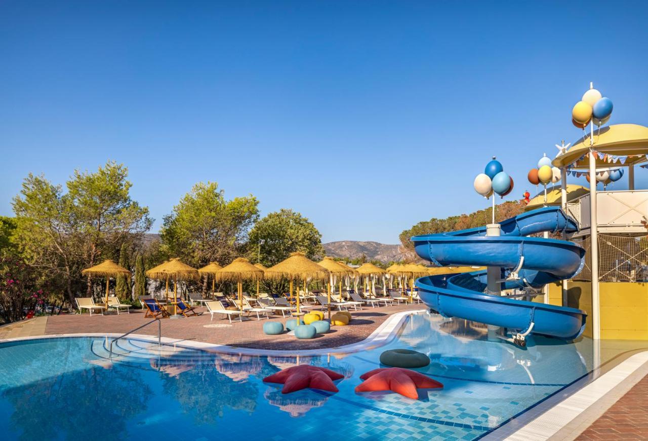 Valamar Amicor Resort Stari Grad  Buitenkant foto