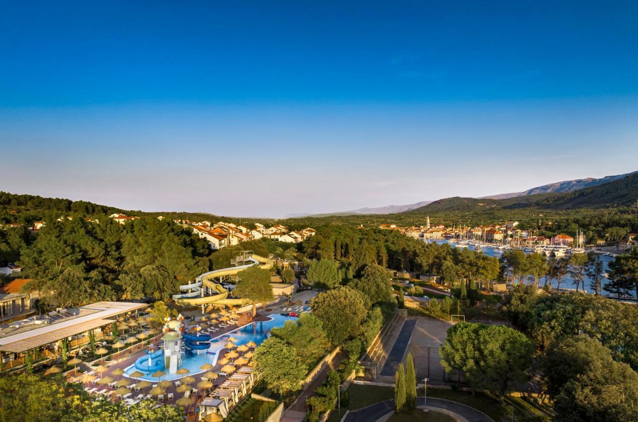 Valamar Amicor Resort Stari Grad  Buitenkant foto