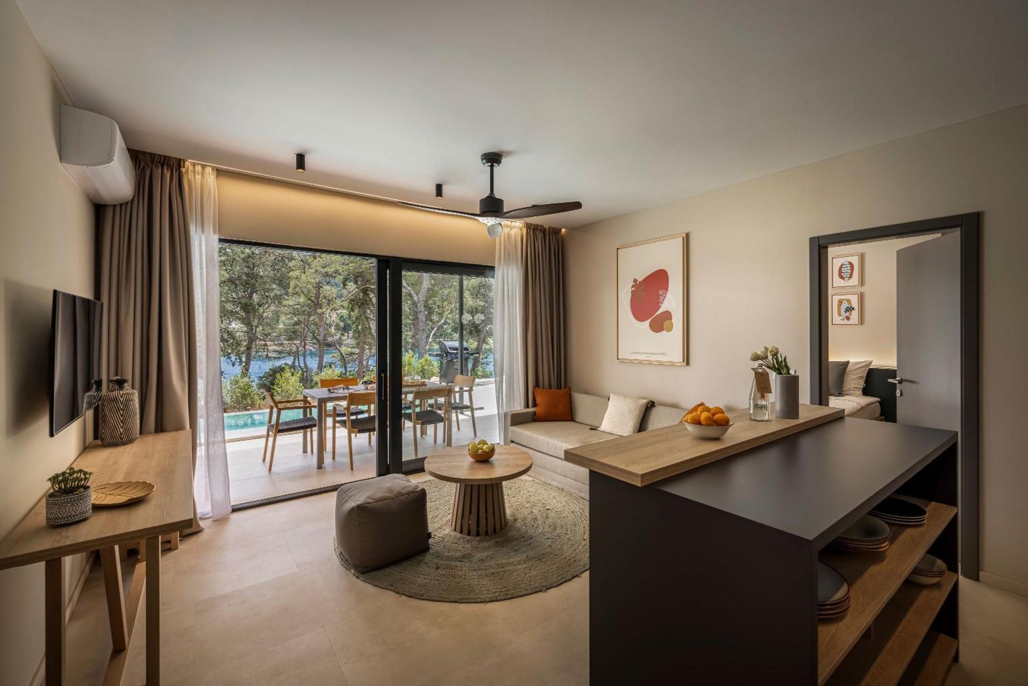Valamar Amicor Resort Stari Grad  Buitenkant foto