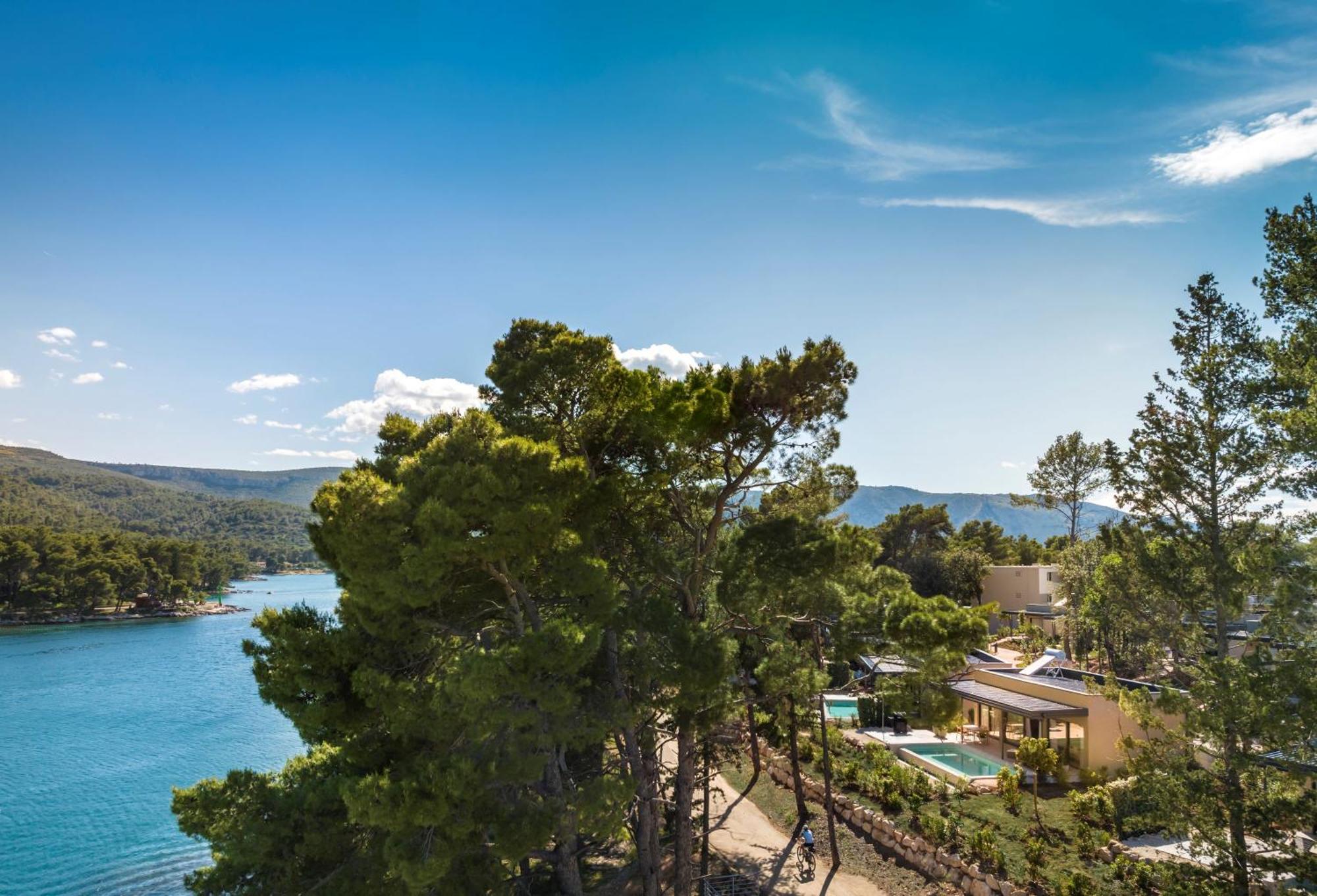 Valamar Amicor Resort Stari Grad  Buitenkant foto